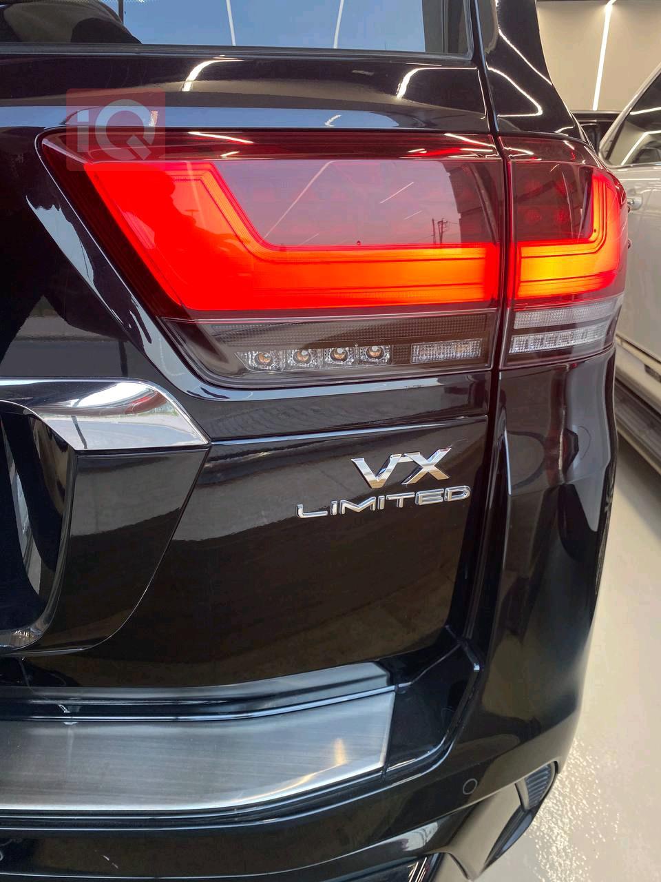 تۆیۆتا لاند کروزەر